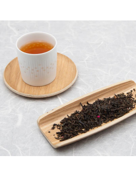 Délicieux thé noir du Japon au litchi et à la rose. ©Ikkyu